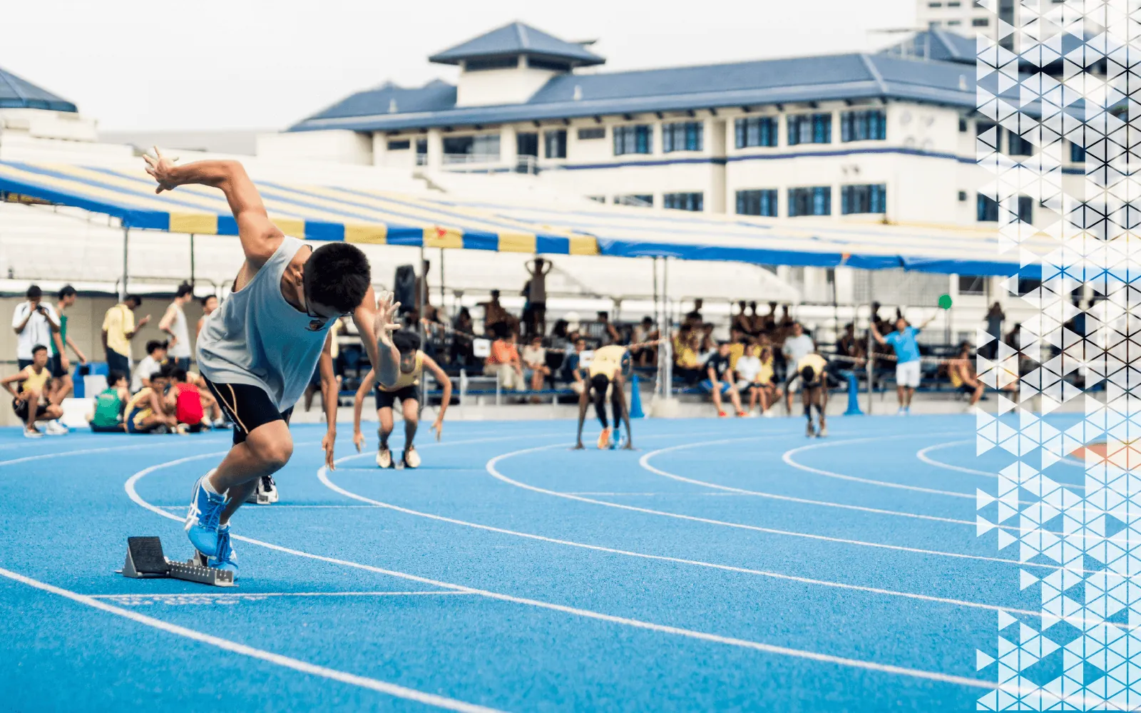 Espacio de trabajo creativo que muestra innovación enfocada